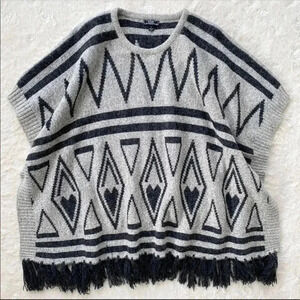 L- Lisa International Sweater Gray Cream Aztec   Fringe Poncho NWT size Medium